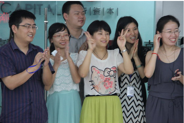 “乒臨城下”；孰與爭(zhēng)鋒